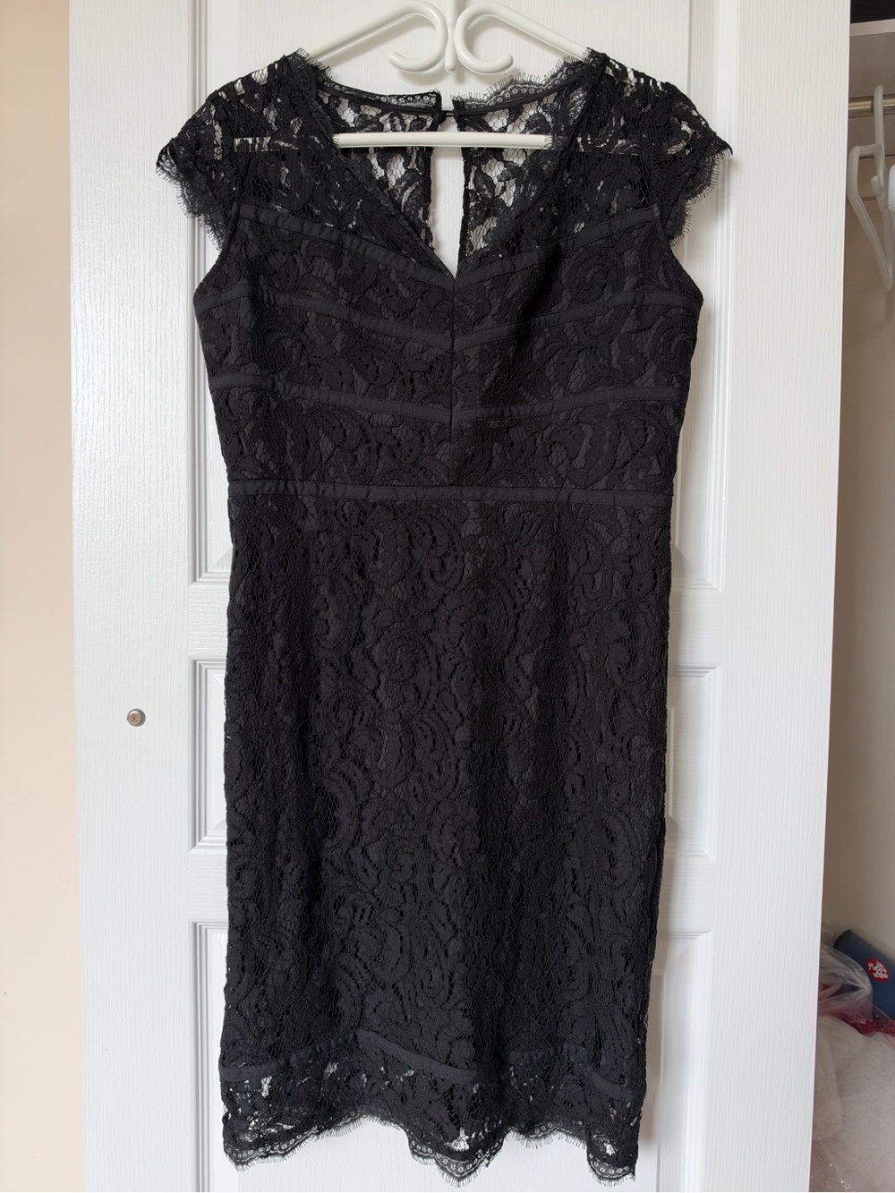 Elegant Vintage Black Lace Cap-Sleeve Cocktail Dress